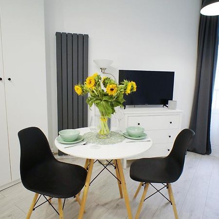 Modern Apartment In The City Center Katowice Bagian luar foto