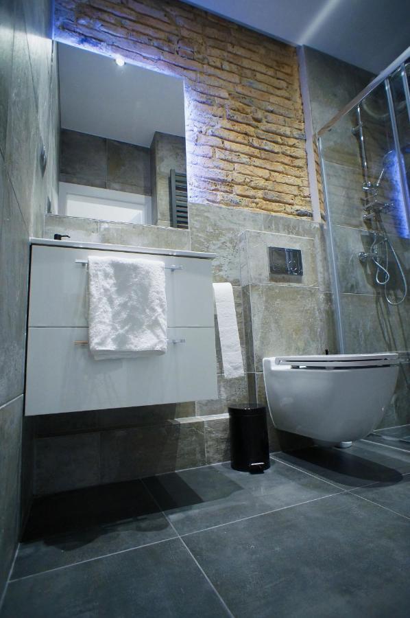 Modern Apartment In The City Center Katowice Bagian luar foto